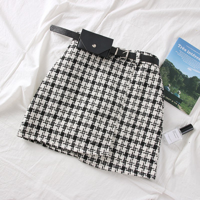 Modern női kockás szoknya barna, fekete és szürke övvel