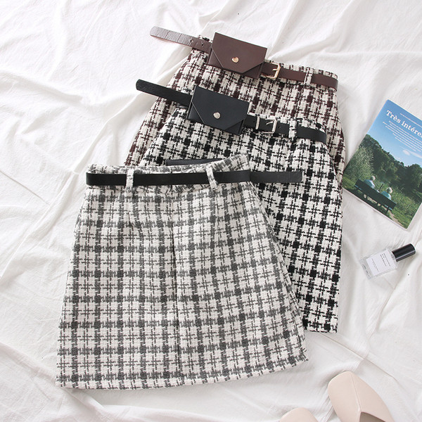 Modern női kockás szoknya barna, fekete és szürke övvel