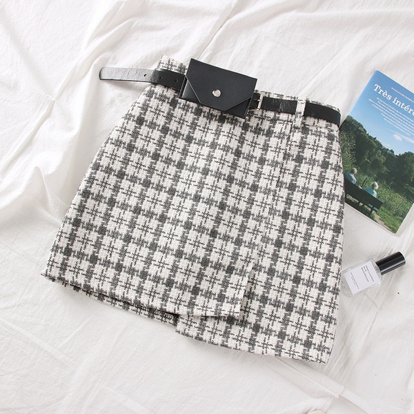 Modern női kockás szoknya barna, fekete és szürke övvel