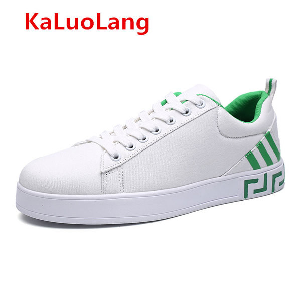 Αθλητικά ανδρικά πάνινα παπούτσια σε μαύρο, λευκό και πράσινο χρώμα