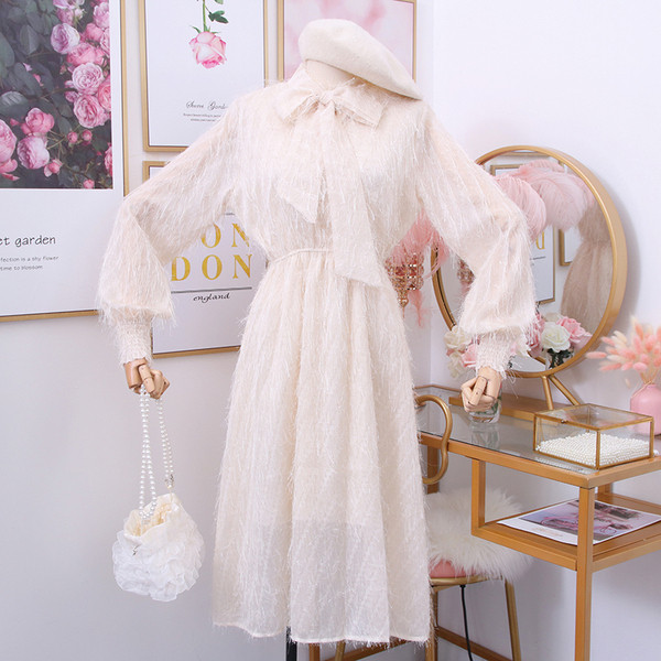 Rochie moderna de dama cu maneci lungi si cravate - model croiat