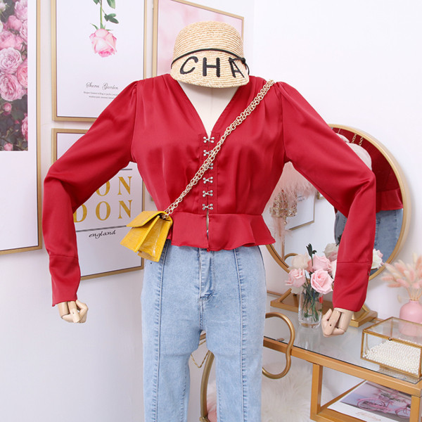 Κορυφή γυναικείο πουκάμισο με λαιμόκοψη στο μαύρο, κόκκινο και λευκό χρώμα