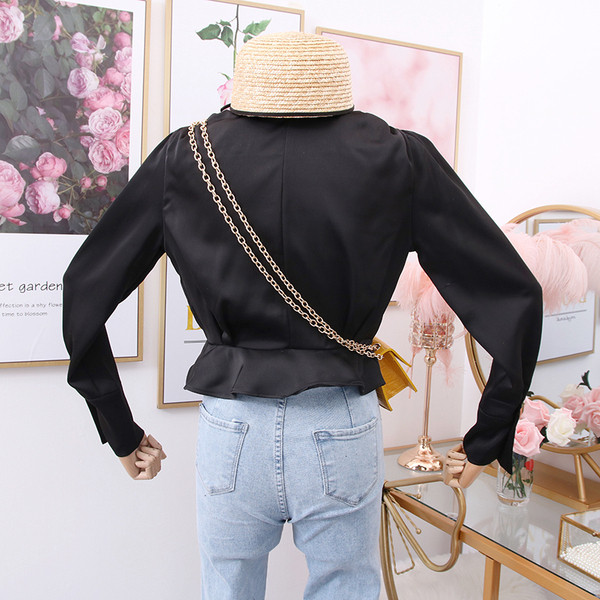 Κορυφή γυναικείο πουκάμισο με λαιμόκοψη στο μαύρο, κόκκινο και λευκό χρώμα