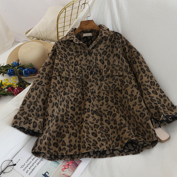 Női alkalmi kabát széles modell leopárd mintával, barna színben