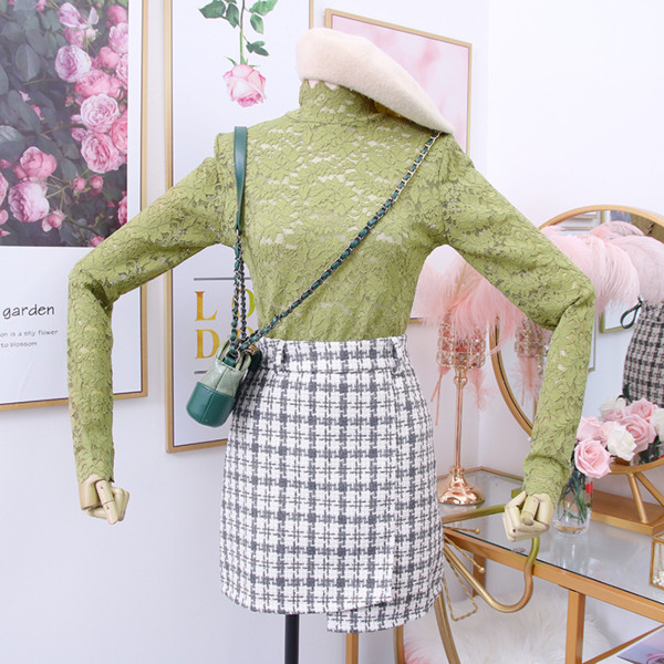 Bluză de damă modernă din dantelă cu guler polo înalt în negru, alb, roz, verde și roșu