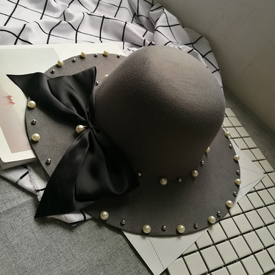 Κομψό γυναικείο καπέλο με πέρλες και κορδέλα