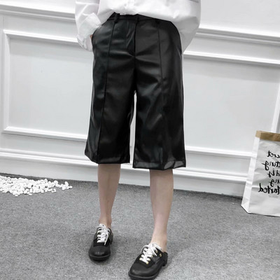 Прав панталон от еко кожа в черен цвят с 7/8 дължина