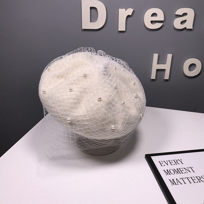 Beretă de damă elegantă cu perle și plasă