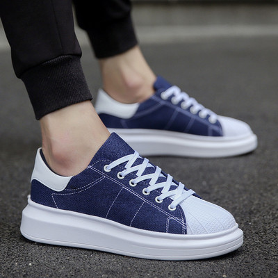 Ανδρικά πάνινααθλητικά παπούτσια με λουράκια σε λευκό, κόκκινο, μαύρο και μπλε χρώμα