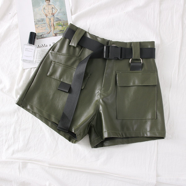 Pantaloni scurti de dama model nou din piele ecologica si curea verde si negru