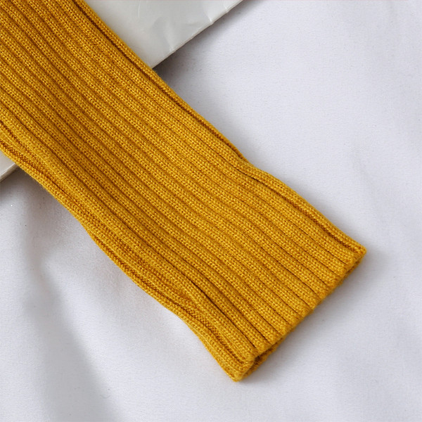 Bluză casual de damă în dungi cu decolteu oval și mâneci lungi în mai multe culori