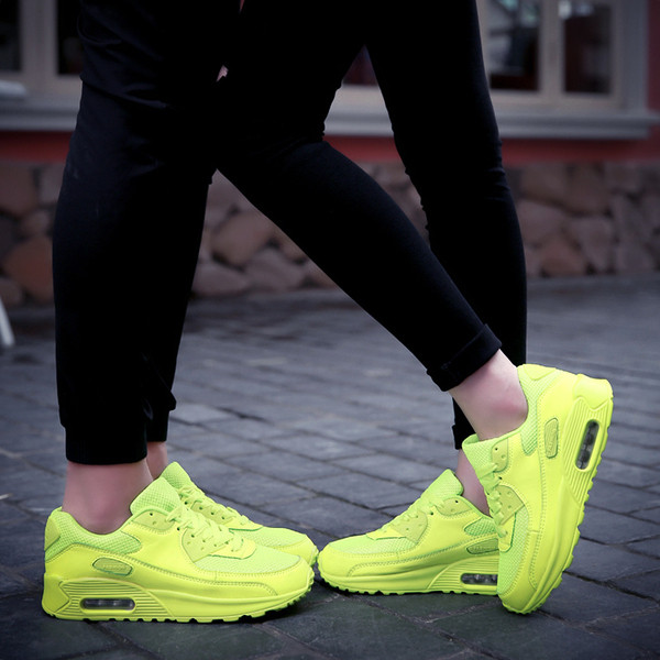 Női tornacipő ÚJ modell fűzővel és légzsákkal, négy színben