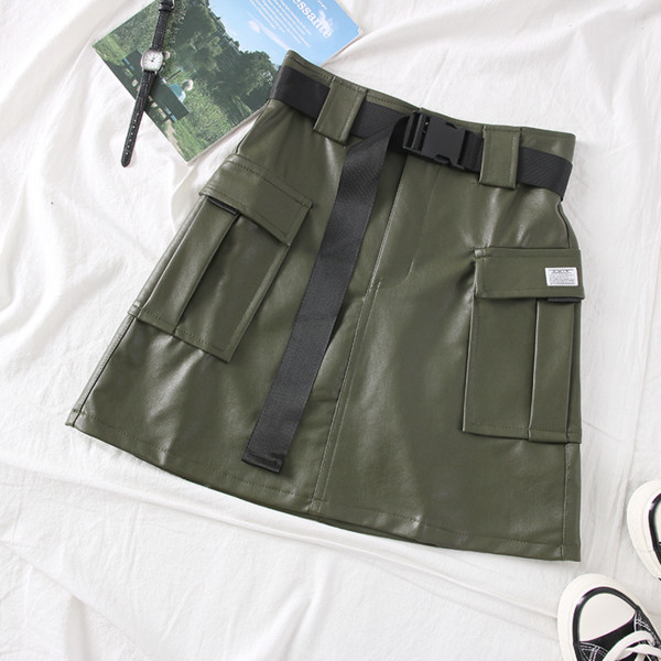 Fusta de dama actuala cu buzunare si curea din piele ecologica in verde si negru