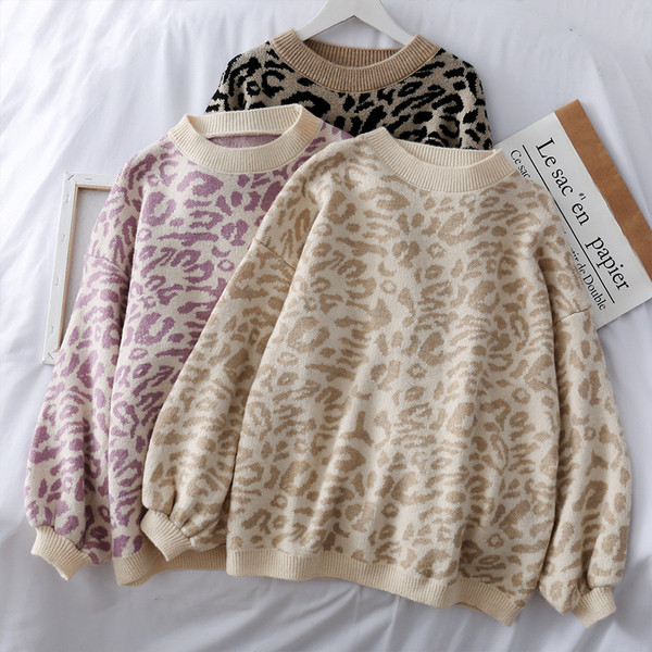 Női alkalmi pulóver ovális nyakkivágással és állatmintával, három színben