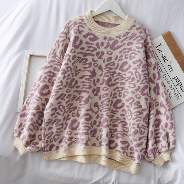 Női alkalmi pulóver ovális nyakkivágással és állatmintával, három színben