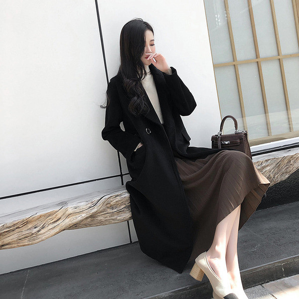 Női kabát hosszú és széles modell bézs és fekete színben