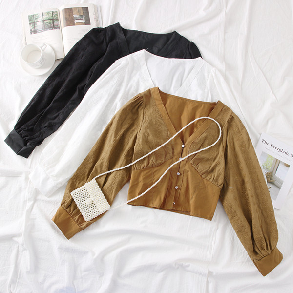 Νέο μοντέλο γυναικεία μπλούζα με λαιμόκοψη στο άσπρο, μαύρο και καφέ χρώμα