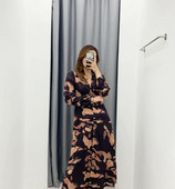 Rochie lunga si lata cu nasturi si model colorat