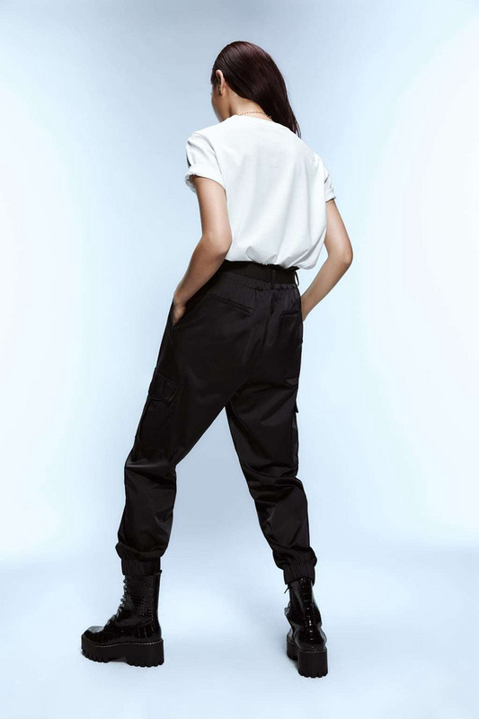 Pantaloni de damă controversați-casual cu curea și buzunare în negru