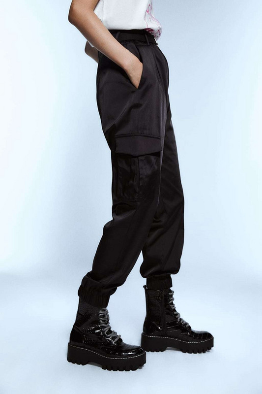 Pantaloni de damă controversați-casual cu curea și buzunare în negru