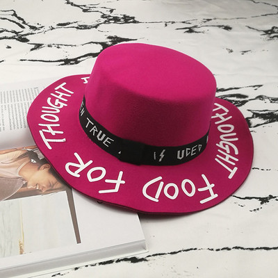 Μοντέρνο γυναικείο καπέλο σε δέκα χρώματα