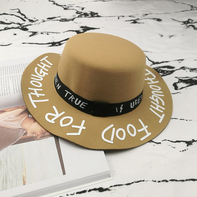 Μοντέρνο γυναικείο καπέλο σε δέκα χρώματα