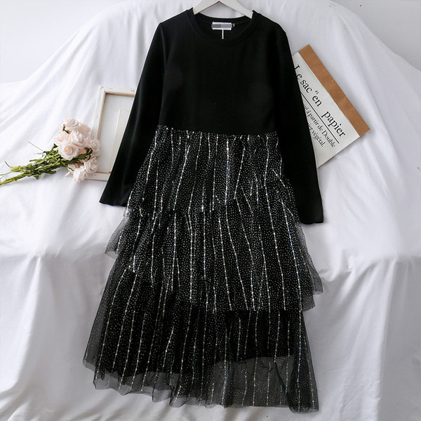 Rochie elegantă de damă cu mâneci lungi și tul în bej și negru