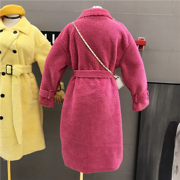 Hosszú női kabát övvel, különböző színekben