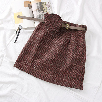 Fustă în carouri de damă, model actual, cu mașină în negru, roșu și maro