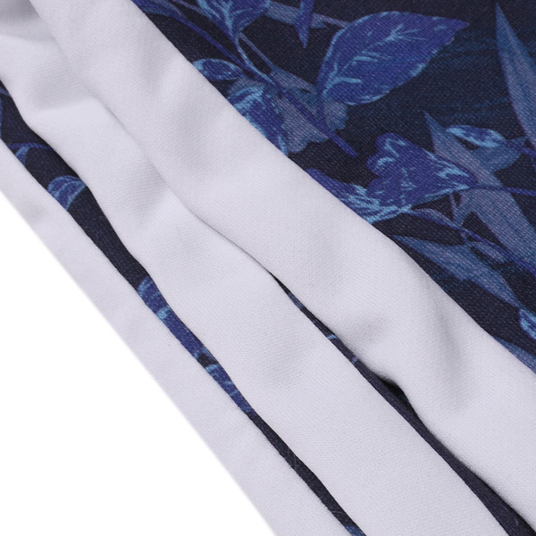 Sport férfi fehérnemű nyakkendővel és kék szegéllyel