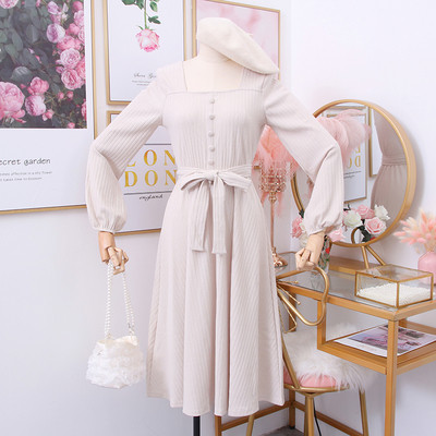 Rochie moderna de dama cu nasturi si decolteu patrat in roz, bej, albastru, rosu si negru