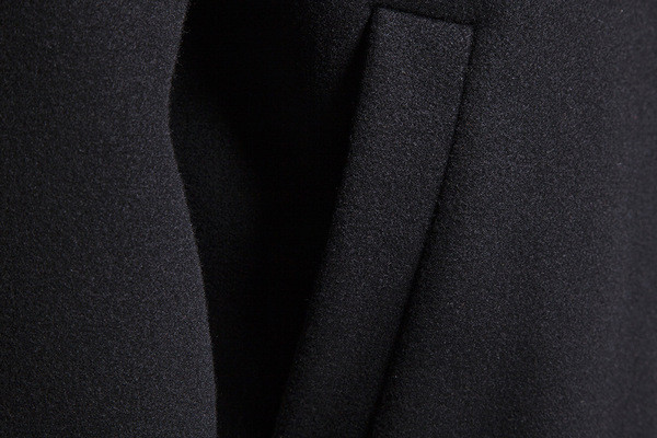 Μοντέρνο ανδρικό παλτό με κουκούλα και φερμουάρ σε μαύρο χρώμα