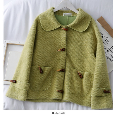 Palton scurt de dama modern cu nasturi si buzunar in roz, alb si verde