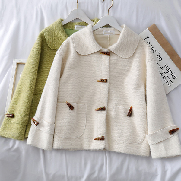 Palton scurt de dama modern cu nasturi si buzunar in roz, alb si verde