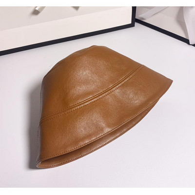 Δερμάτινο καπέλο σε μαύρο, καφέ, κίτρινο, μπεζ και μπορντό χρώμα