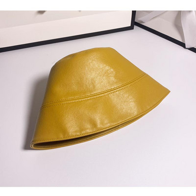 Δερμάτινο καπέλο σε μαύρο, καφέ, κίτρινο, μπεζ και μπορντό χρώμα