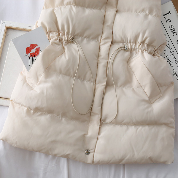 Vesta casual dama cu guler inalt si cravate in verde, alb si negru