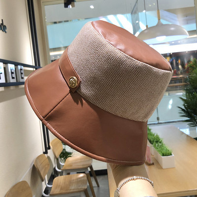 Μοντέρνο γυναικείο έκο δερμάτινο καπέλο σε μαύρο, λευκό, πορτοκαλί και μπεζ χρώμα