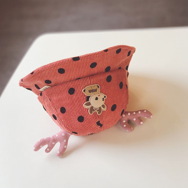 Παιδικό καπέλο πουά με στοιχείο 3D