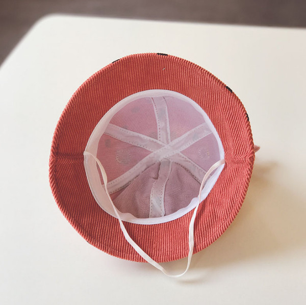 Παιδικό καπέλο πουά με στοιχείο 3D