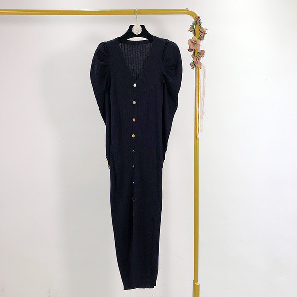 Rochie lungă, moale, cu nasturi și fante în albastru