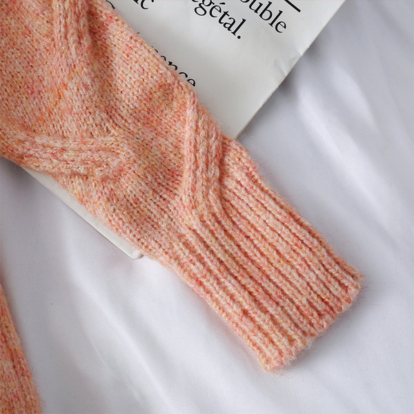 Μοντέρνο γυναικείο πουλόβερ γμε ωοειδές λαιμόκοψη σε ροζ, γκρι, πράσινο και κίτρινο χρώμα