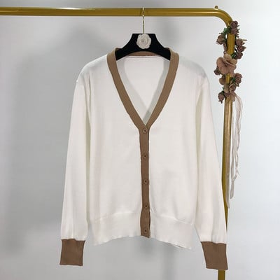 Дамска ежедневна жилетка с шпиц деколте в три цвята