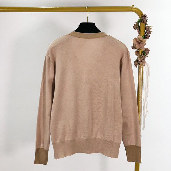 Дамска ежедневна жилетка с шпиц деколте в три цвята