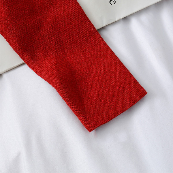 Női alkalmi ruha ovális nyakkivágással és hosszú ujjú fekete színben