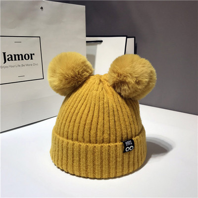 Γυναικείο καπέλο χειμωνιάτικο με τρισδιάστατο στοιχείο σε διάφορα χρώματα