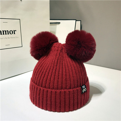 Γυναικείο καπέλο χειμωνιάτικο με τρισδιάστατο στοιχείο σε διάφορα χρώματα