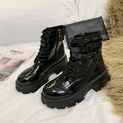 Κορυφαίες γυναικείες μπότες σε οικολογικό δέρμα σε μαύρο χρώμα