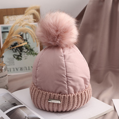 Γυναικείο καπέλο για το χειμώνα σε μαύρο, γκρι, ροζ, λευκό και κόκκινο χρώμα