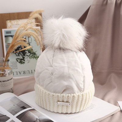 Γυναικείο καπέλο για το χειμώνα σε μαύρο, γκρι, ροζ, λευκό και κόκκινο χρώμα